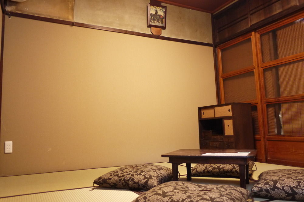 Maison d'hôtes Taiko-ya Bettei 180 Year Old Authentic Traditiona House *